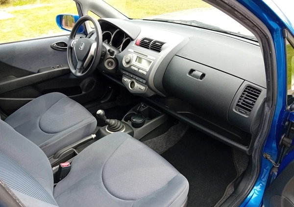 Honda Jazz cena 10900 przebieg: 186300, rok produkcji 2006 z Mirosławiec małe 137